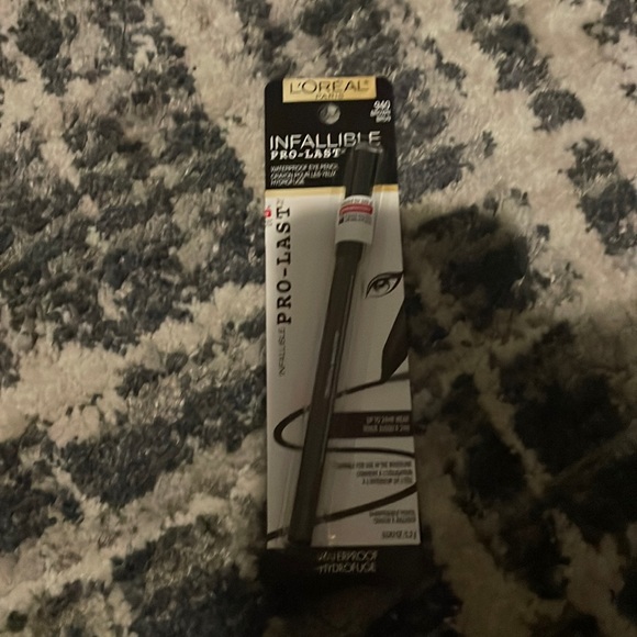 NWT L’Oréal Infallible Brown Eyeliner